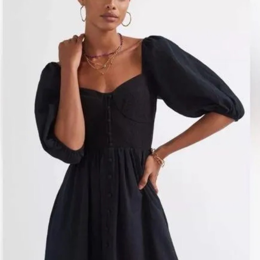 Elegan Black Puff Sleeve Dress